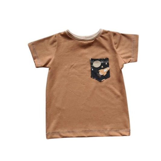 T-Shirt beige & Raketentasche